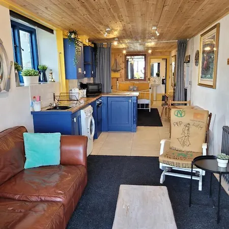 The Old Boat House Apartment *